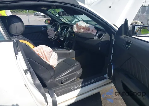 2013 Ford Mustang V6 Premium from USA, damaged, VIN 1ZVBP8EM9D5281252